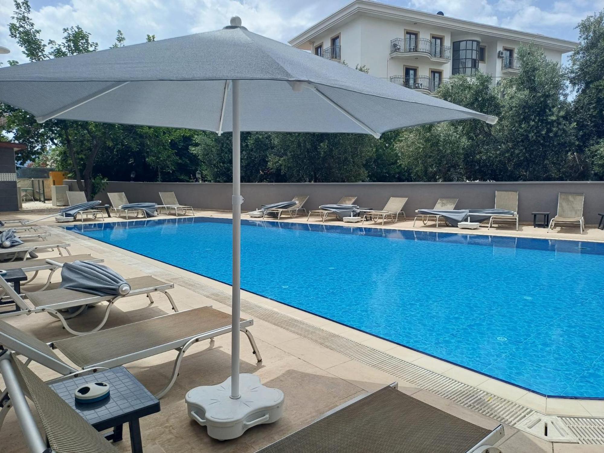Mert Seaside Hotel (Adults Only) Marmaris Exterior photo