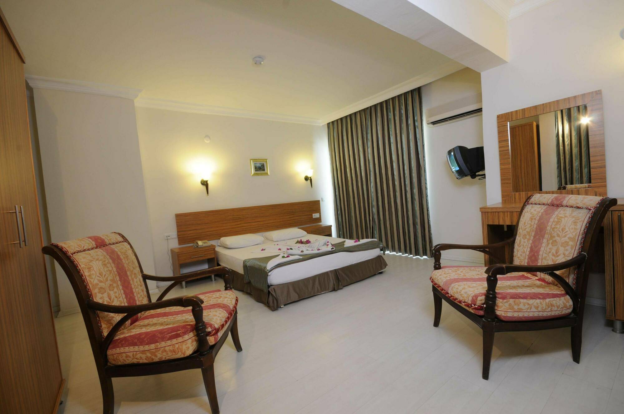 Mert Seaside Hotel (Adults Only) Marmaris Exterior photo